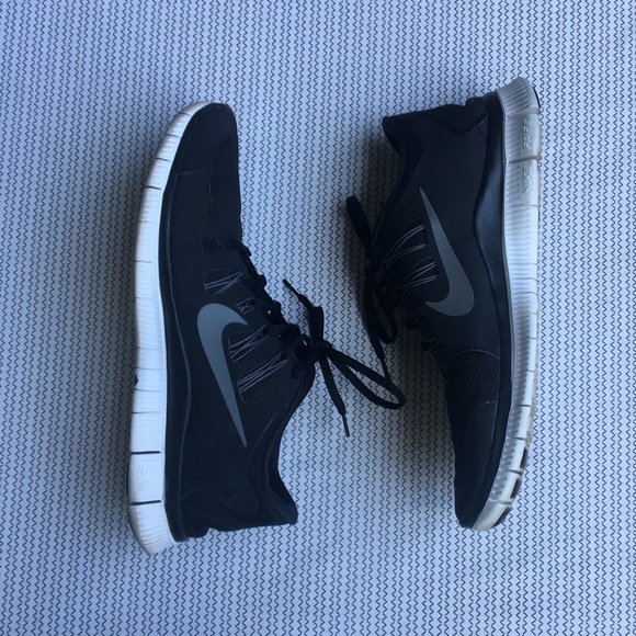 mens nike shoes size 14